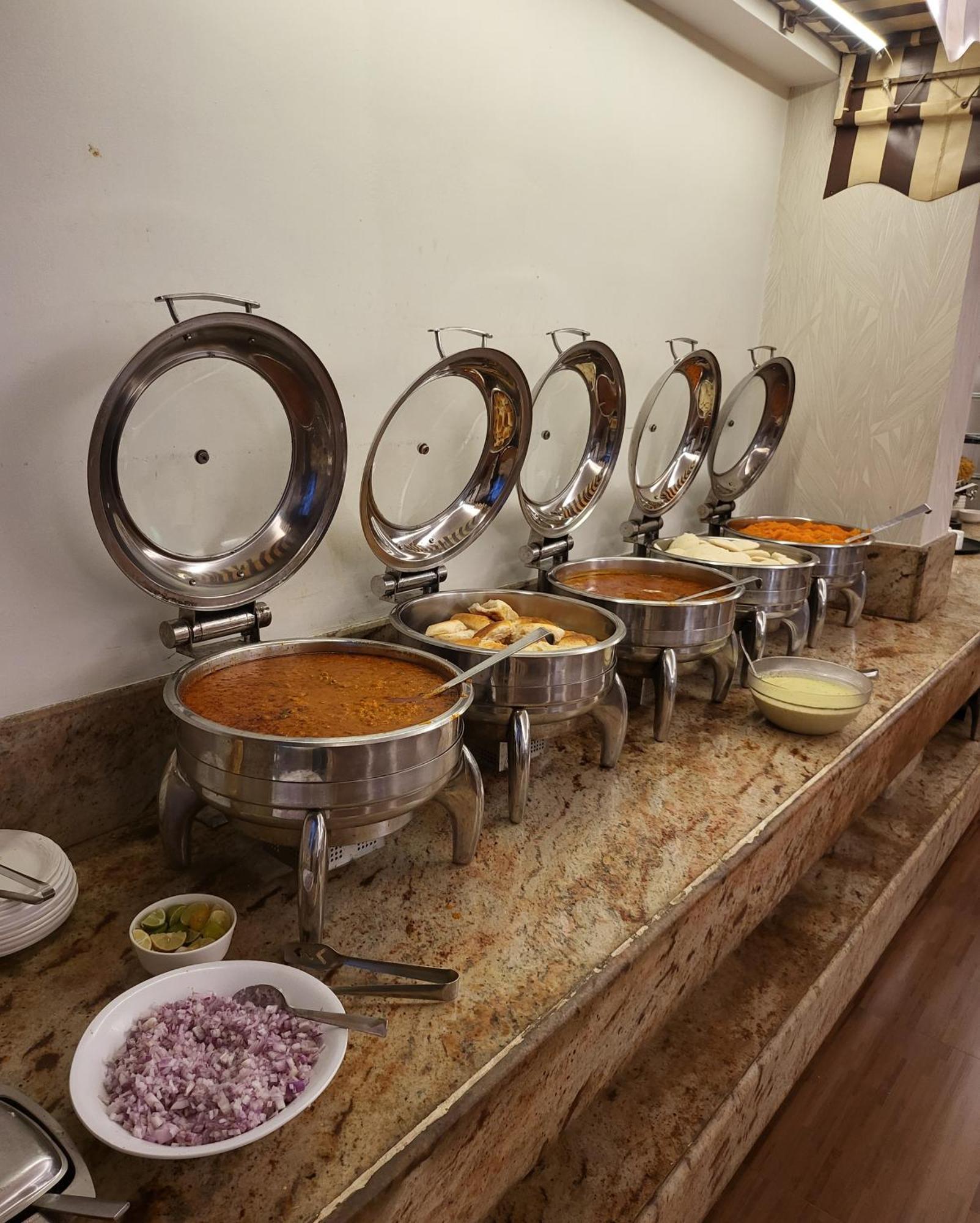 Hotel Maharana Inn Chembur Mumbai Kültér fotó