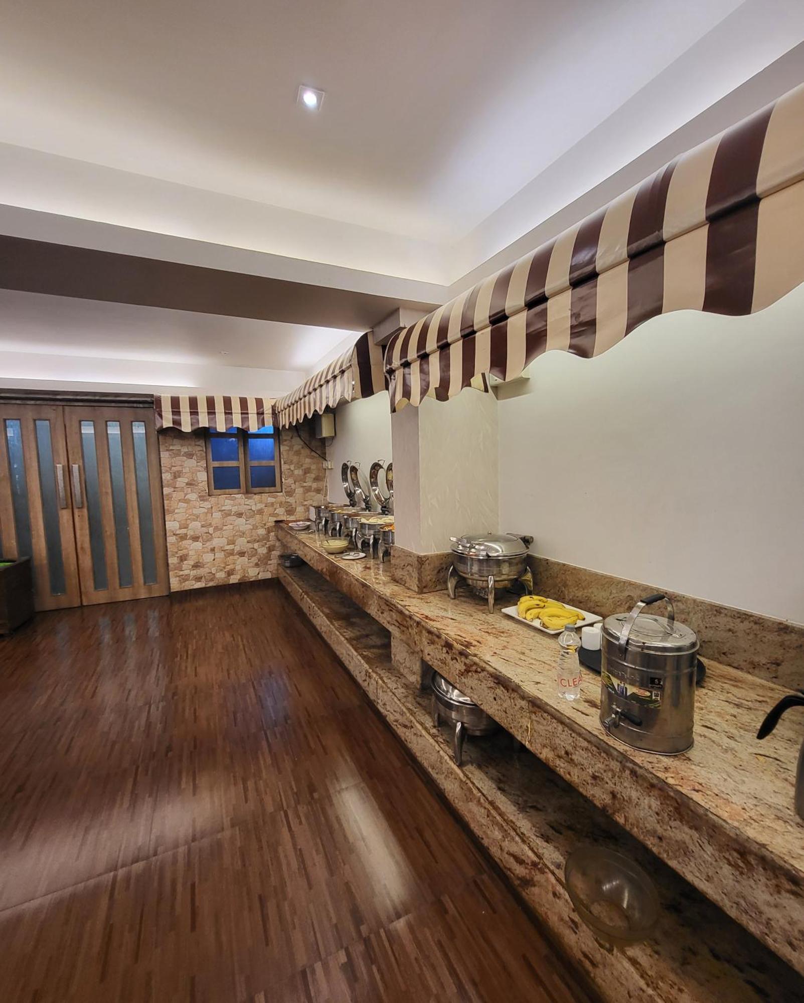 Hotel Maharana Inn Chembur Mumbai Kültér fotó